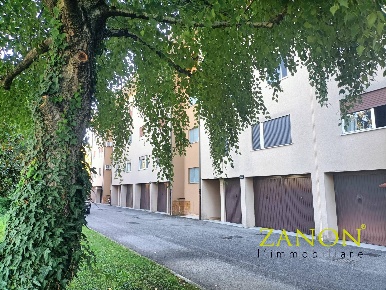 Foto Appartamento in Via Novarie, Cormons Centro di 97 m² con 5 locali