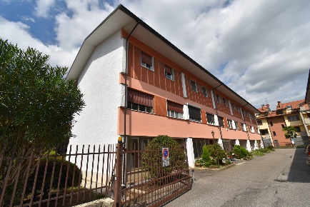 Foto Case semi ndipendenti in don g leoni, Aicurzio Centro di 120 m²
