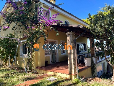 Foto Villa unifamiliare in Via fratte grandi, Colonnella di 330 m²