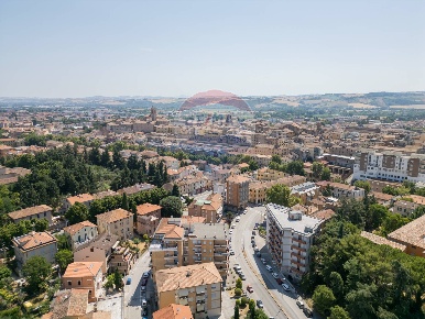 Foto Appartamento in viale papa giovanni ventrieesimo, Jesi di 136 m²