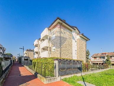 Foto Appartamento in Via Torretta, Cesano Maderno di 95 m² con 3 locali