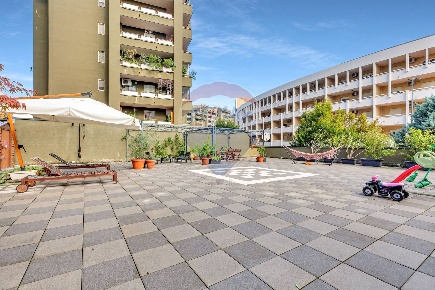 Foto Appartamento in Via Ettore Bugatti, Milano Gratosoglio di 130 m²