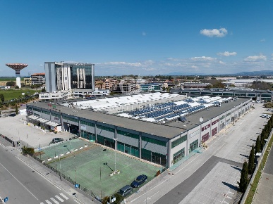 Foto Locale commerciale in VIA CAMPOBELLO, Pomezia di 1400 m² in affitto