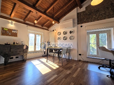 Foto Appartamento in Via Porta Pertusi, Pavia Centro Storico di 63 m²