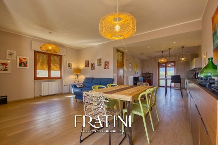 Foto Casa indipendente in Via Faraone, Maltignano di 280 m² con 8 locali