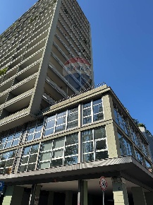 Foto Appartamento in Via Trebazio, Milano Sempione di 80 m² con 2 locali