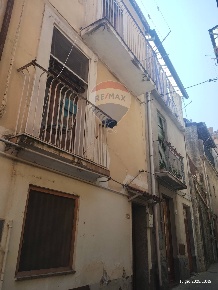 Foto Casa indipendente in Via Olivieri, Randazzo Centro di 78 m² in vendita