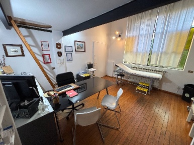 Foto Ufficio in via San Siro, Cornaredo Centro di 45 m² con 2 locali