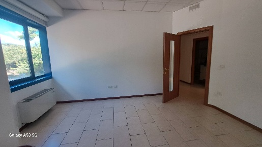 Foto Ufficio a Spoltore di 165 m² con 6 locali in affitto