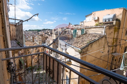 Foto Casa indipendente in Via Giuseppico, Caltagirone Centro di 90 m²