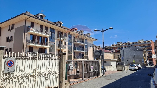 Foto Box in via Garibaldi, Settimo Torinese di 18 m² con 1 locali