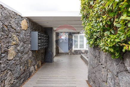 Foto Duplex in VIA DAMIANO CHIESA, Catania Rapisardi di 200 m² con 6 locali