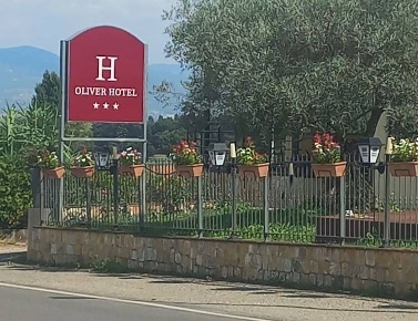 Foto Hotel in Via della Battaglia, Anghiari Centro di 2200 m² con 60 locali