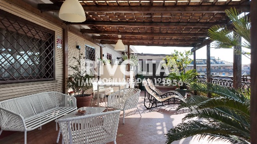 Foto Appartamento in Via Bevagna, Roma Fleming di 160 m² con 3 locali