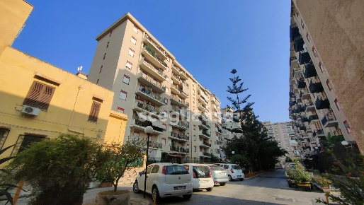Foto Appartamento in Via Mariano Campo, Palermo Sperone di 153 m²
