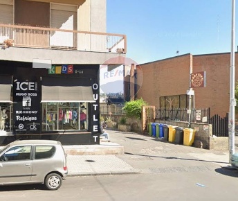 Foto Box in Viale Mario Rapisardi, Catania Rapisardi di 15 m² con 1 locali