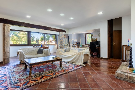 Foto Villa unifamiliare in Via Arturo Toscanini, Cerveteri di 182 m²
