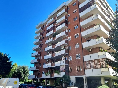 Foto Appartamento in via del fosso del torrino  55, Roma Torrino di 120 m²