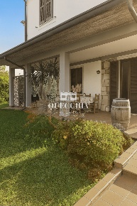 Foto Villa bifamiliare in Via Goldoni 8, Peschiera del Garda di 110 m²