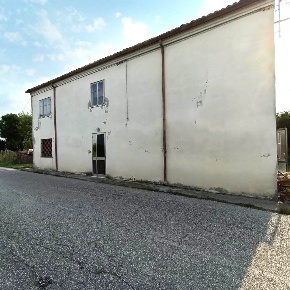 Foto Villa singola a Crespino di 204 m² con 10 locali in vendita