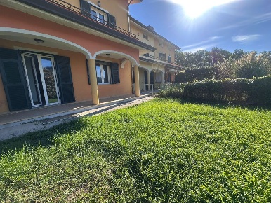 Foto Appartamento a Podenzana di 105 m² con 4 locali in vendita