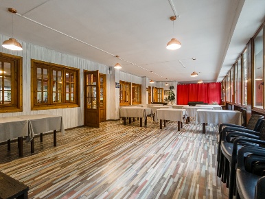 Foto Attività commerciale in Via Losa, Pessinetto di 1800 m² con 20 locali