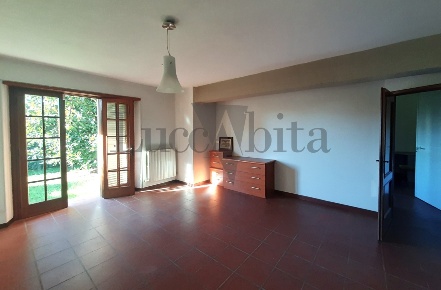 Foto Villa bifamiliare in Via dei Capannoresi 776, Lucca di 155 m²