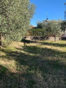 Foto Terreno residenziale a Manerba del Garda di 900 m² in vendita
