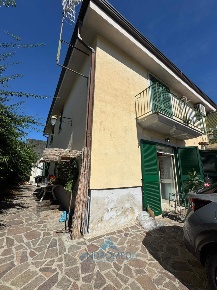 Foto Villa unifamiliare a Casoria Centro di 170 m² con 4 locali in affitto