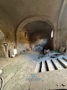 Foto Magazzino a Casoria Centro di 180 m² con 3 locali in vendita