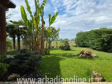 Foto Villa a schiera a Carpaneto Piacentino di 498 m² in vendita