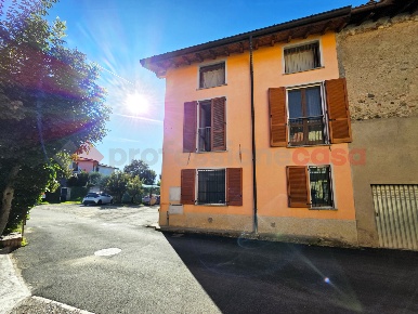 Foto Appartamento in Via Renzo Pecco 12, Como Albate - Muggiò di 70 m²