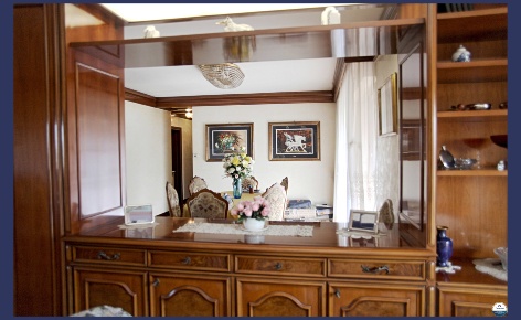 Foto Appartamento in G. De Chirico, Milano Trenno di 183 m² con 5 locali