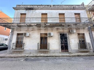 Foto Casa indipendente in Via F.LLI BANDIERA 11, Avola Centro di 252 m²
