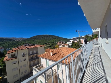 Foto Appartamento in Via De Bartolomeis, L'Aquila Villa Comunale di 110 m²