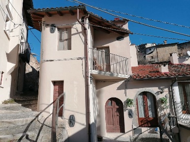 Foto Casa indipendente in Via del Colle - Camarda 62, L'Aquila di 50 m²