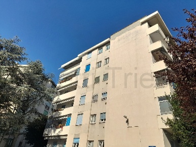 Foto Appartamento a Trieste Sant'Anna di 100 m² con 3 locali in vendita