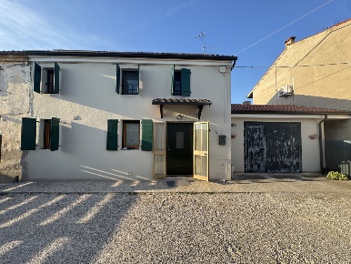 Foto Appartamento in Via MATTEOTTI 113, Noventa Vicentina Centro di 120 m²