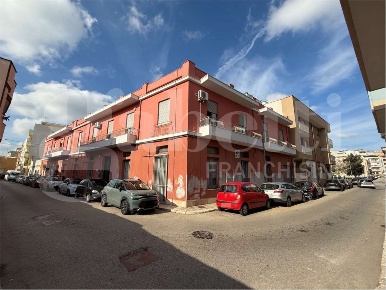 Foto Ufficio in Via Asmara 4, Brindisi Cappuccini di 668 m² con 15 locali