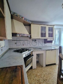 Foto Appartamento in via montalbano, Massa Mirteto di 80 m² con 4 locali