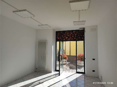 Foto Ufficio in Via Paganini  69, Rovereto Centro Nord di 60 m² in affitto