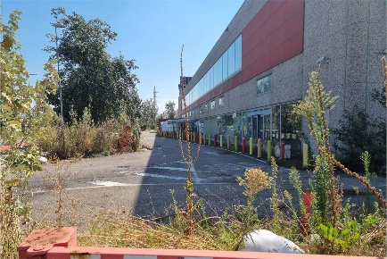 Foto Negozio in Via cusago, Milano Baggio di 3215 m² con 1 locali