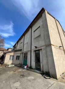 Foto Negozio in Via di Mezzo, Argenta Consandolo di 595 m² con 1 locali