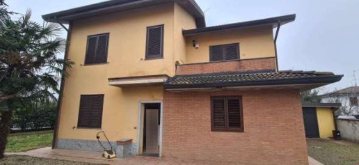 Foto Villa a schiera in Viale Madre Teresa di Calcutta, Caselle Lurani