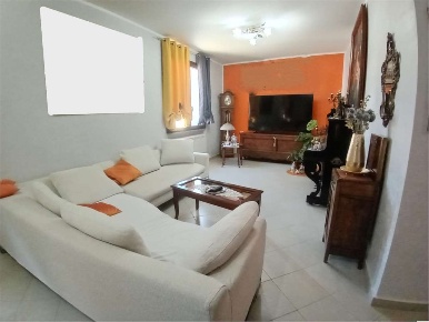 Foto Villa bifamiliare in via verra, Trecate Centro di 370 m² con 7 locali