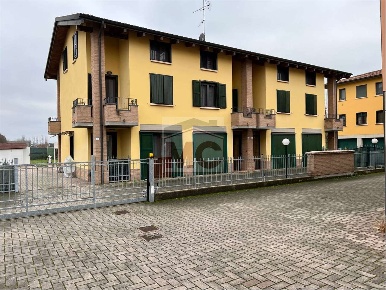 Foto Villa a schiera in Viale resistenza  24/b, Rubiera Centro di 135 m²