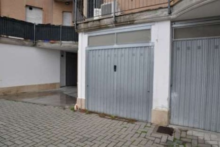 Foto Box in Via Alpi, Montegranaro di 15 m² con 1 locali in vendita