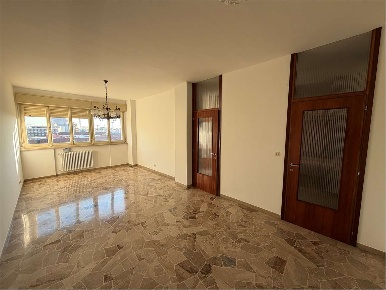 Foto Appartamento in Largo San Giovanni, Pordenone di 131 m² con 5 locali