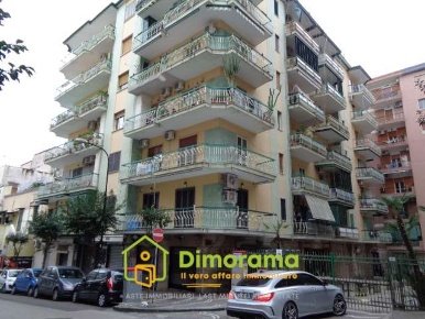 Foto Appartamento in Via benvenuto cellini 50 80055 portici na italia,