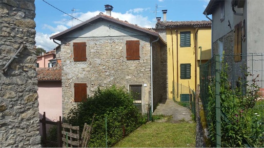 Foto Casa indipendente in via, Molazzana Sassi di 100 m² con 4 locali